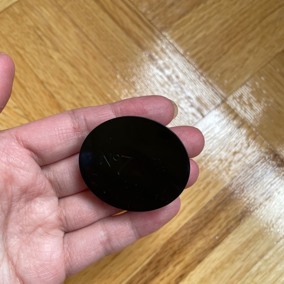 New but unsealed - No 7 Stayperfect eyeshadow single - brown/bronze - Picture 4 of 7